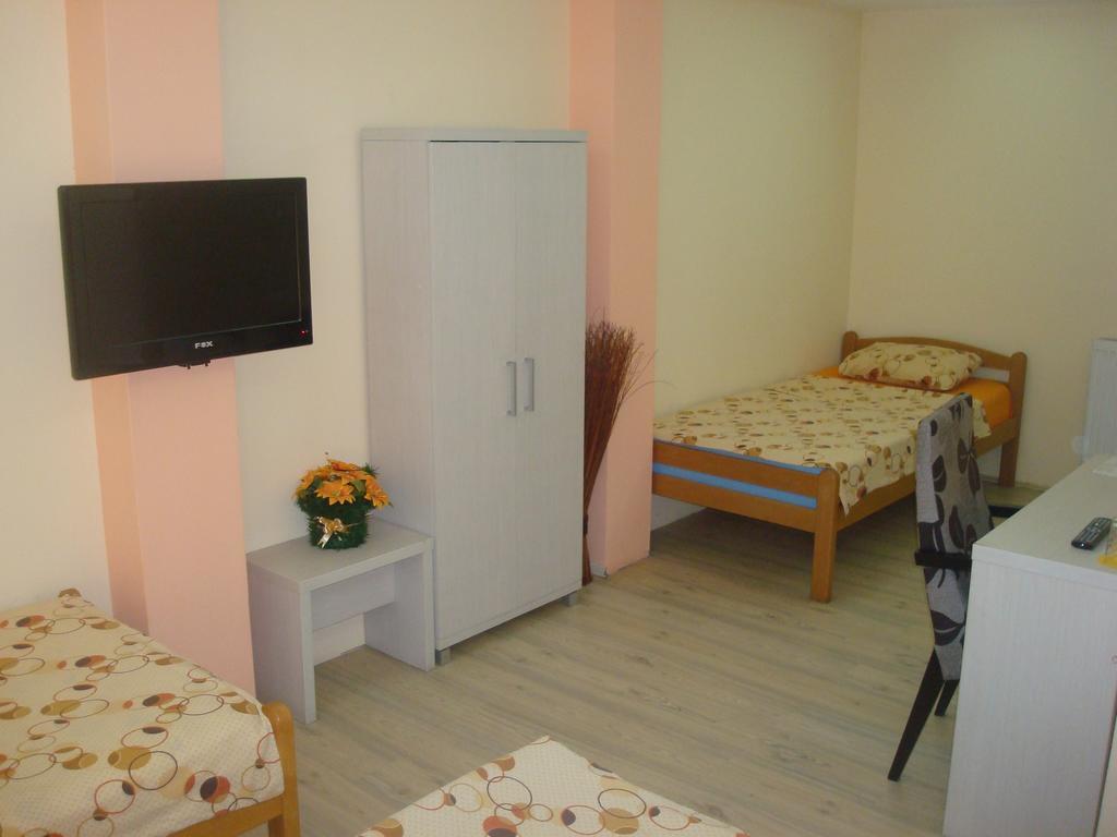 Linda Bed And Breakfast Ni Стая снимка