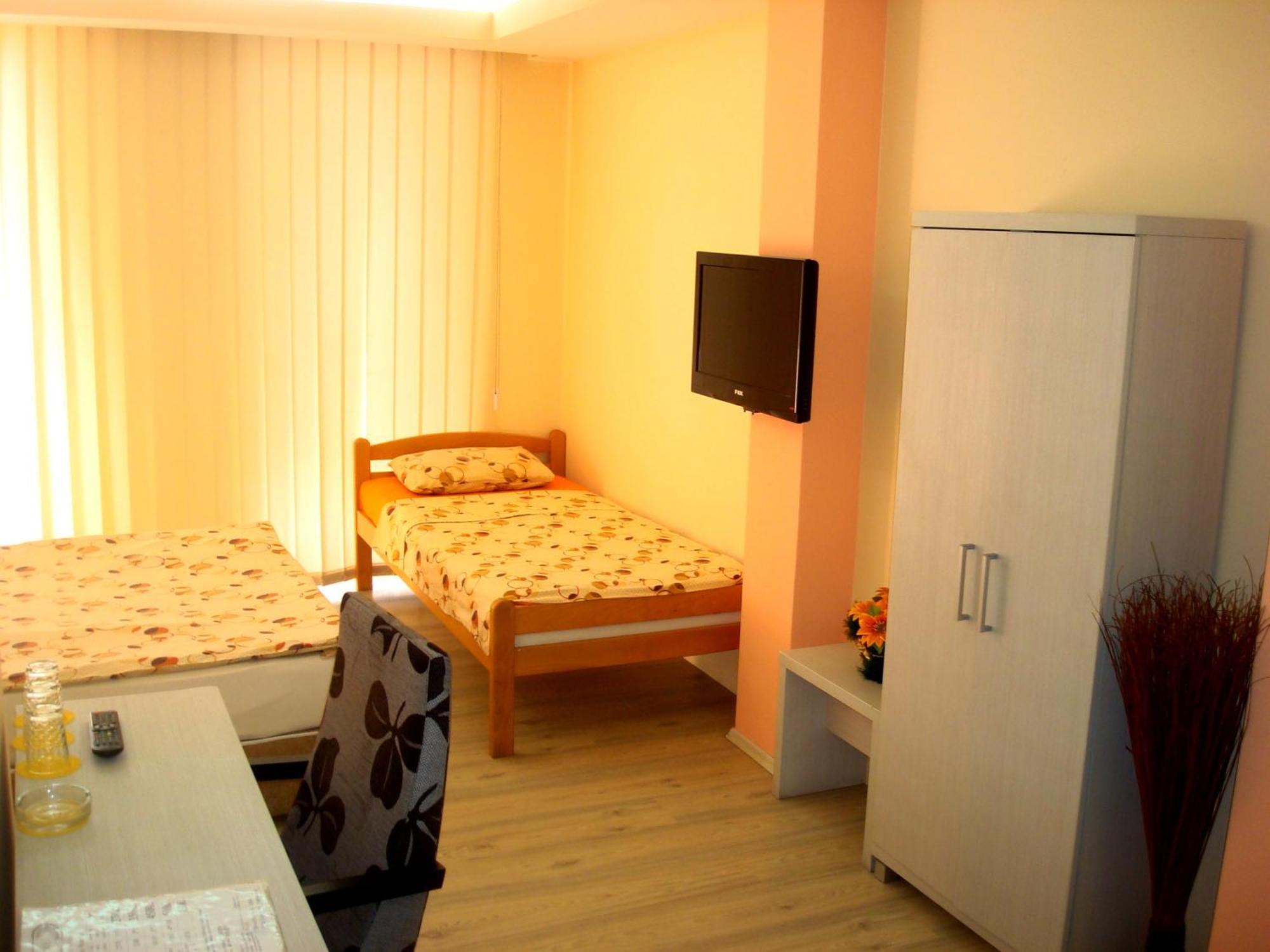 Linda Bed And Breakfast Ni Стая снимка